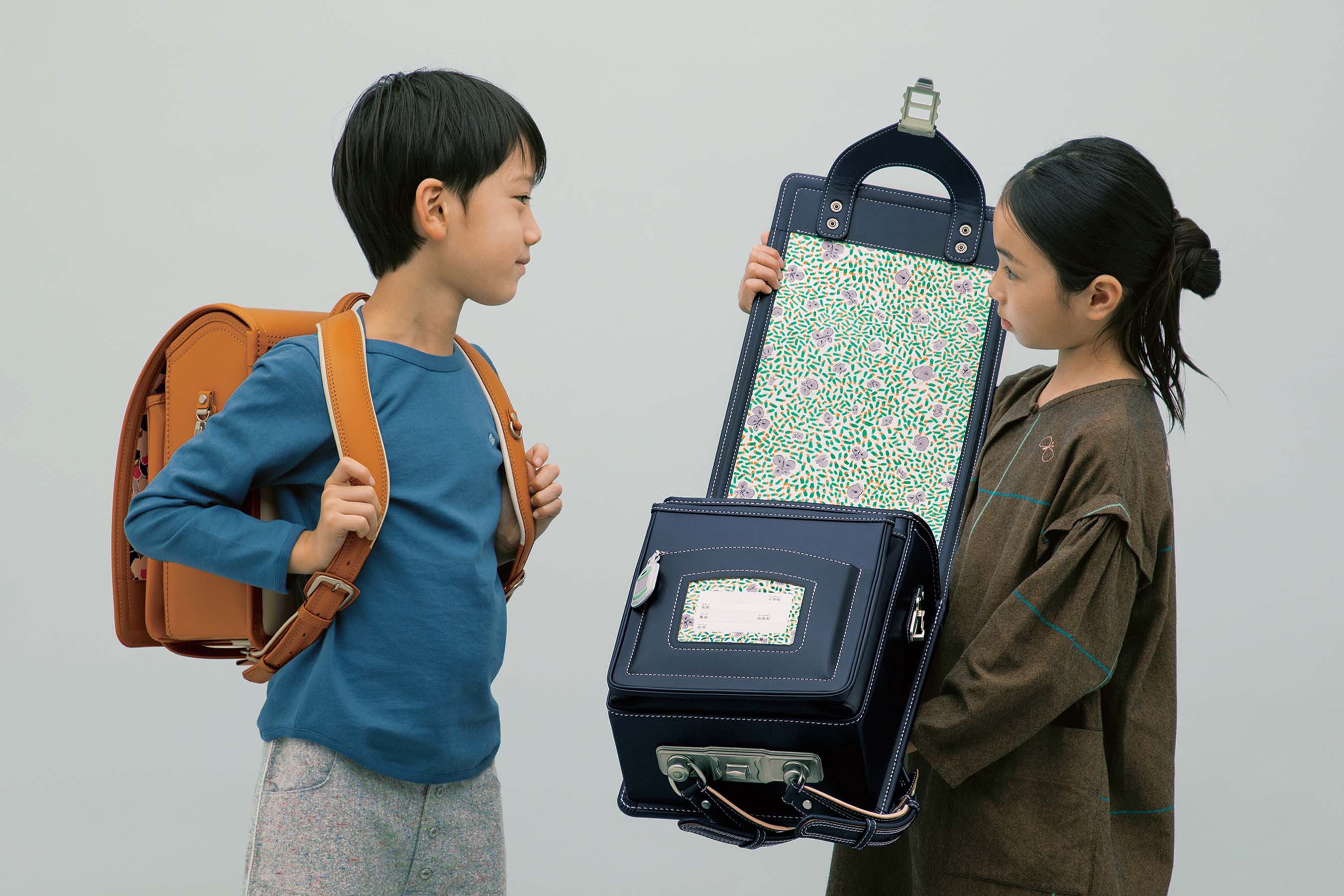 土屋鞄製造所×ミナ ペルホネン〉初のコラボランドセルが発売に – MilK 