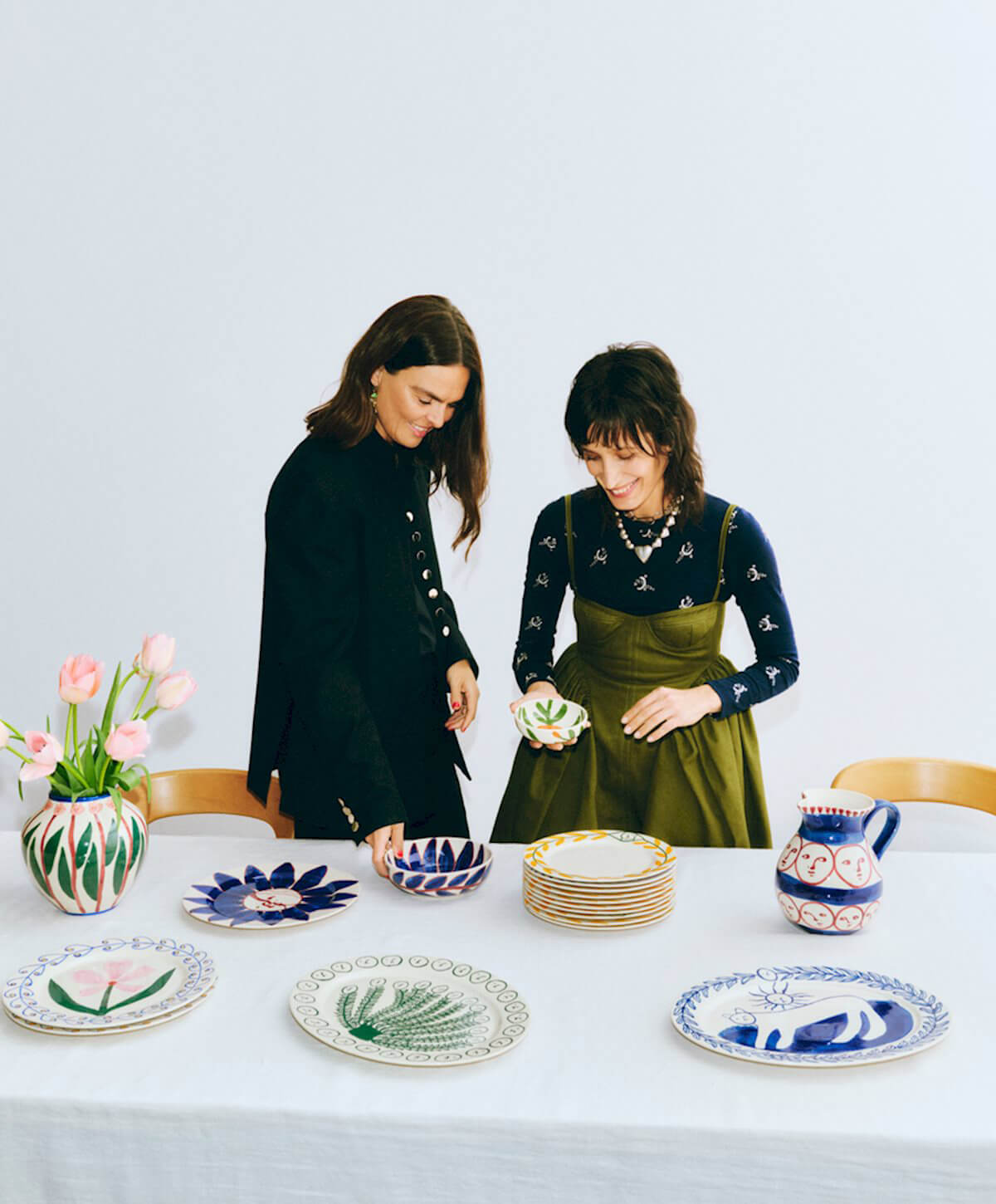 〈HAY〉エマ・コールマンの器「La Pittura」がもたらすのびやかで明るい暮らし