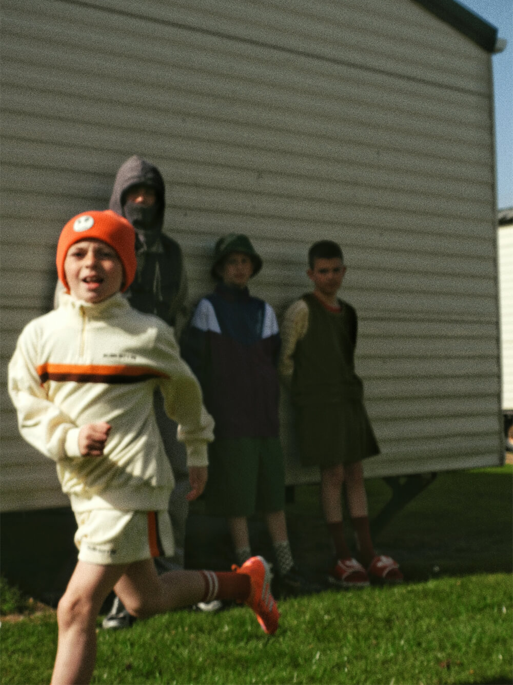 A Little Gallery 世界のどこかで生まれたひとつの作品 Vol.5 — Lucia Adcock